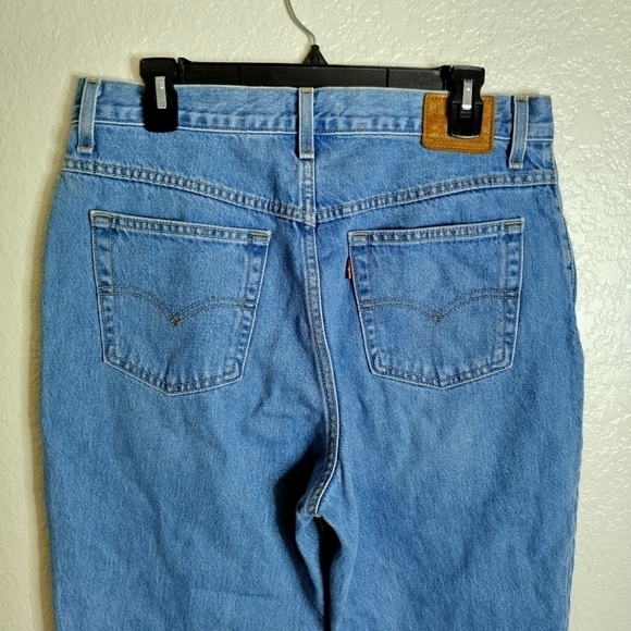 Levi's premium quality Mom Jean Sneak Peek sz 31 - Picture 6 of 9